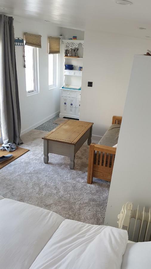 Urban Log Cabin Near Zone 2 Tube London Ngoại thất bức ảnh